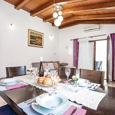 House Antoine Vila
