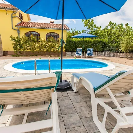 Vila House Antoine *